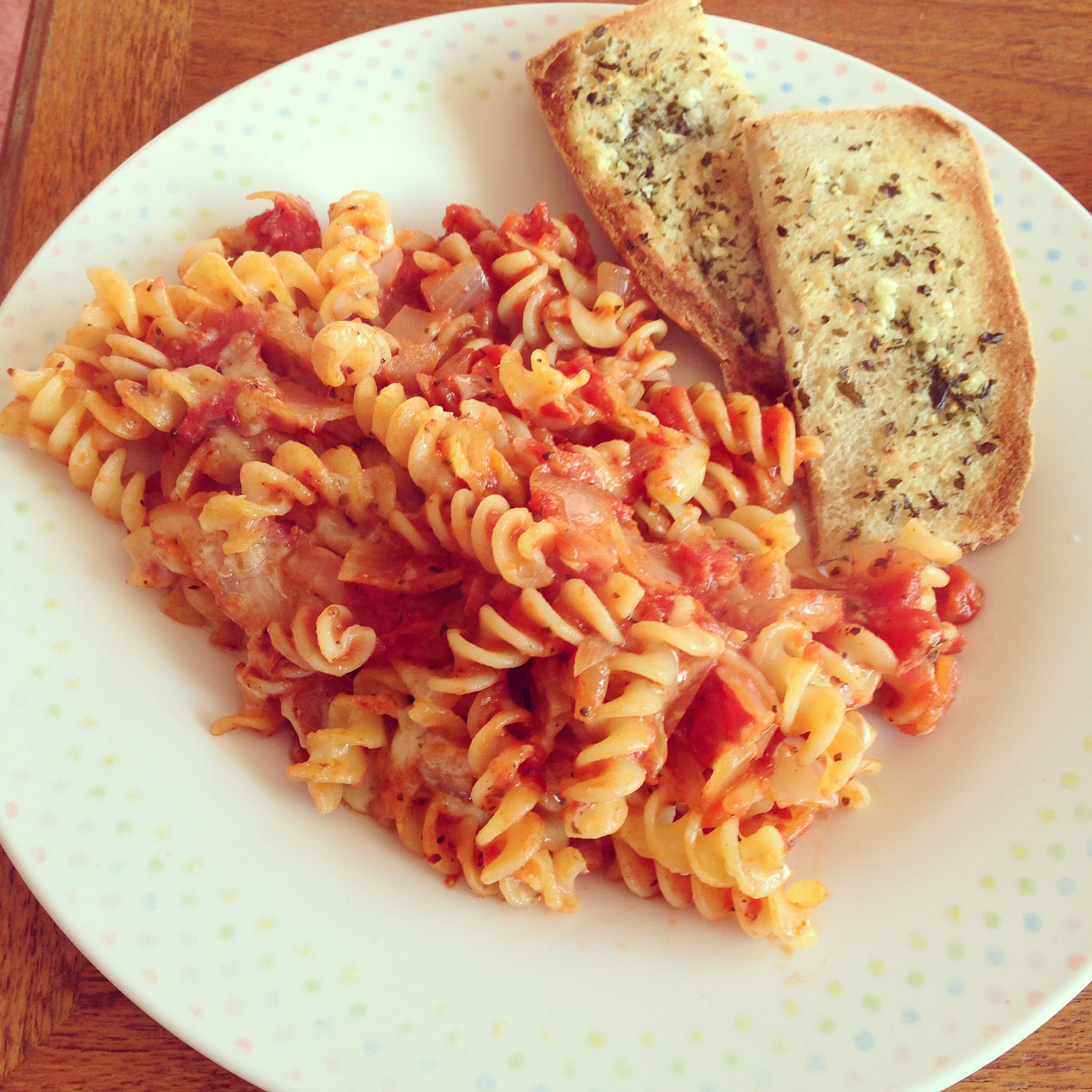 Red Sauce Pasta with Garlic Bread